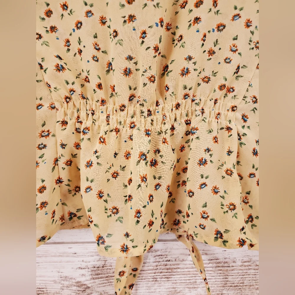 Vintage Mine Floral Crop Top Tie-Front Blouse - Picture 5 of 11